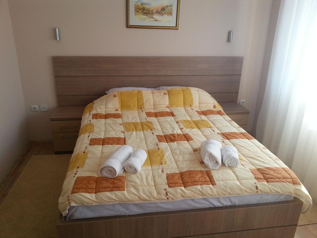 Ni Garni Hotel Crystal Ice חדר תמונה