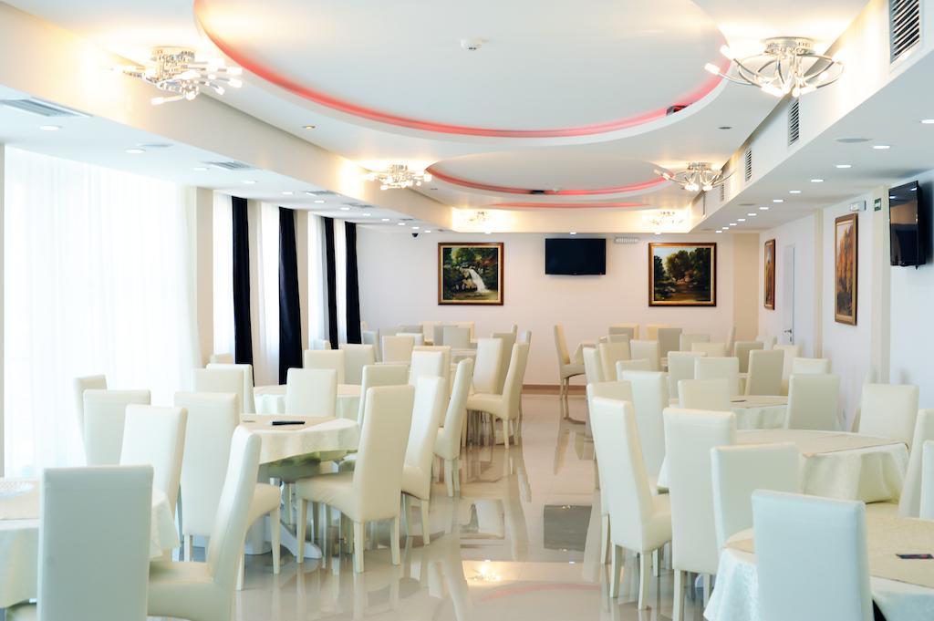 Ni Garni Hotel Crystal Ice מראה חיצוני תמונה