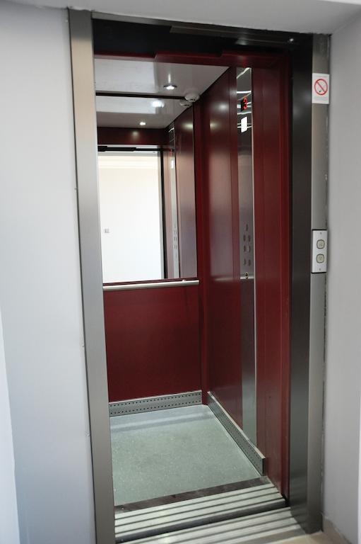 Ni Garni Hotel Crystal Ice מראה חיצוני תמונה