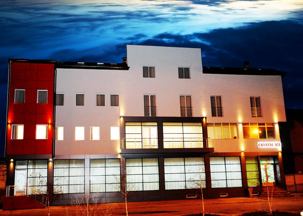 Ni Garni Hotel Crystal Ice מראה חיצוני תמונה