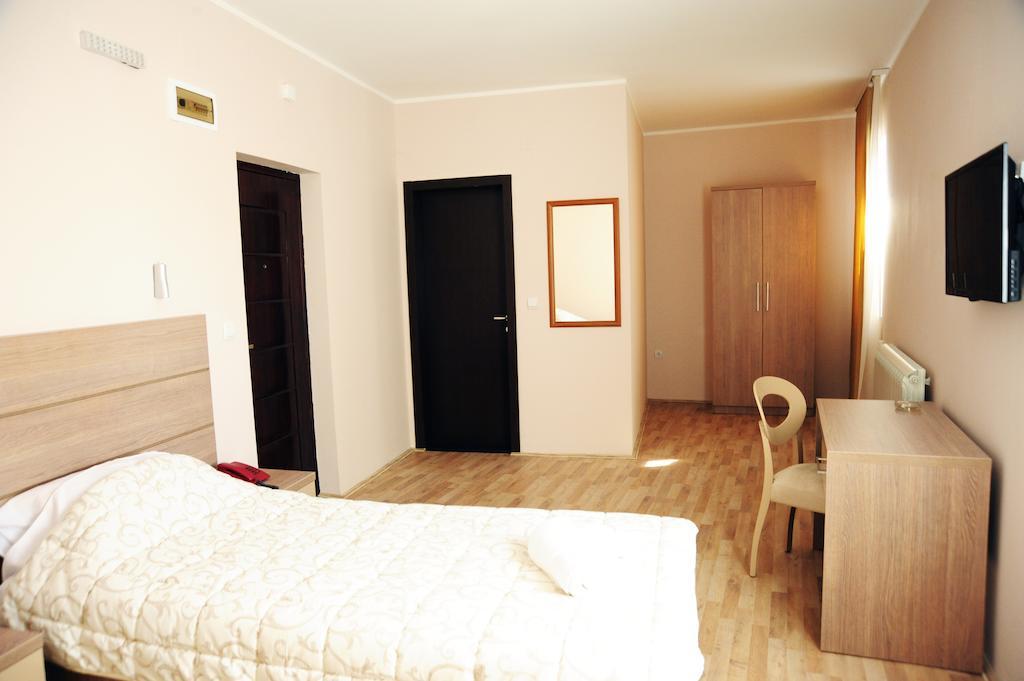 Ni Garni Hotel Crystal Ice חדר תמונה