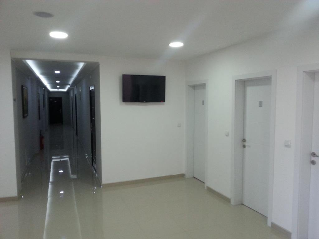 Ni Garni Hotel Crystal Ice מראה חיצוני תמונה