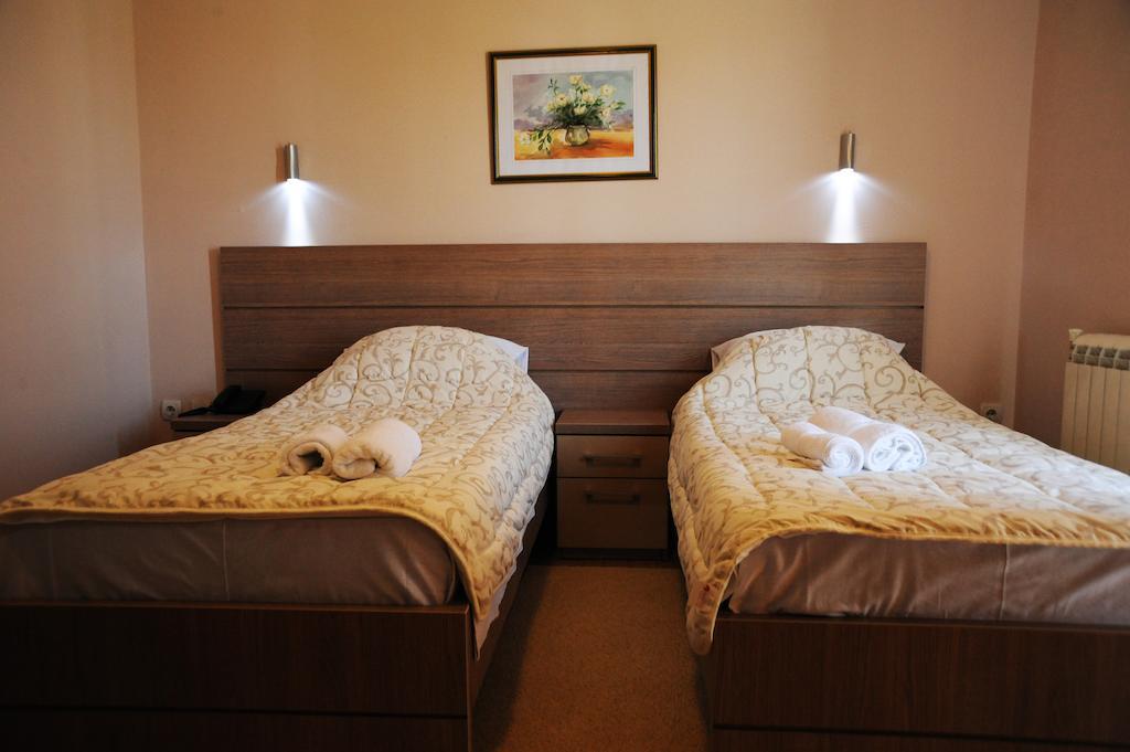 Ni Garni Hotel Crystal Ice חדר תמונה